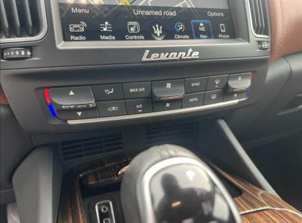 Maserati - Levante