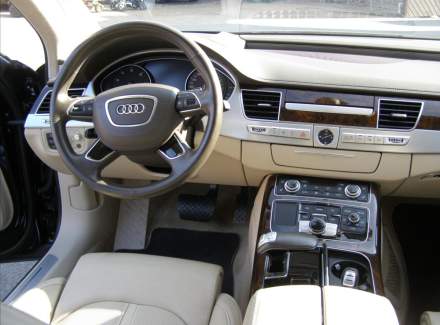 Audi - A8