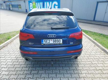 Audi - Q7