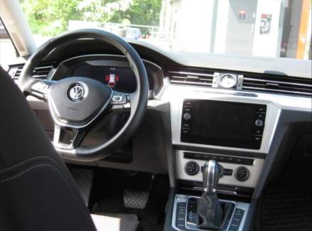 Volkswagen - Passat