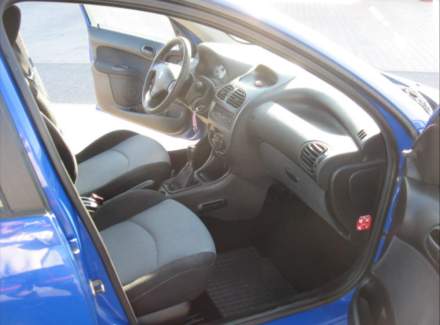 Peugeot - 206