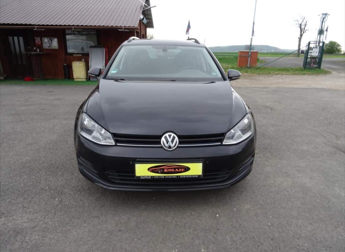 Volkswagen - Golf