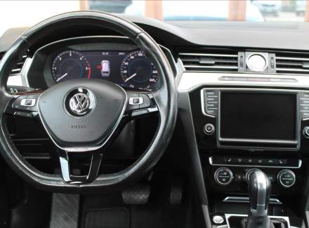 Volkswagen - Passat