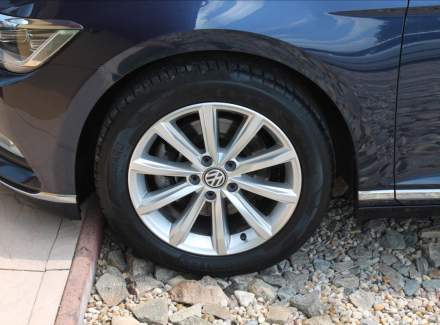 Volkswagen - Passat