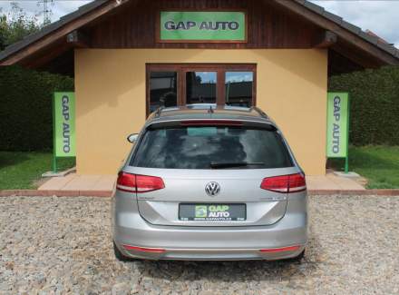 Volkswagen - Passat