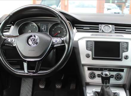 Volkswagen - Passat