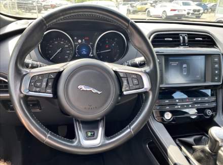 Jaguar - F-Pace