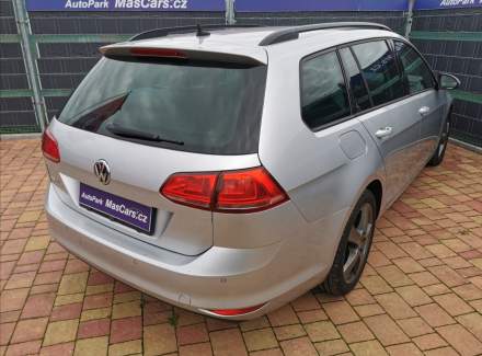 Volkswagen - Golf