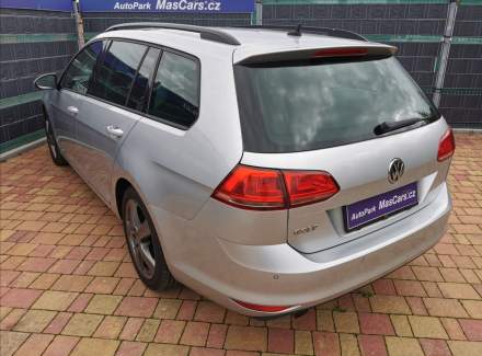 Volkswagen - Golf