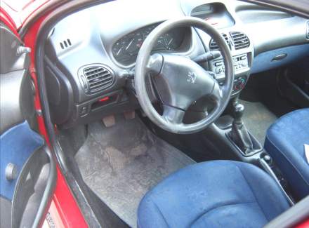 Peugeot - 206