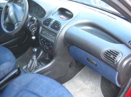 Peugeot - 206
