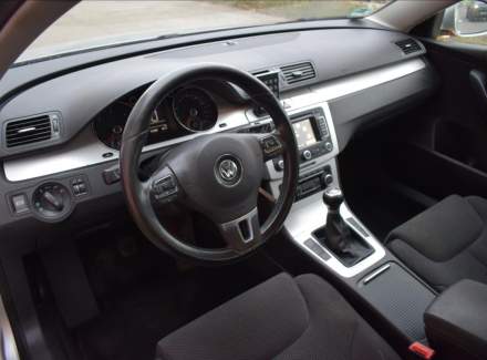 Volkswagen - Passat