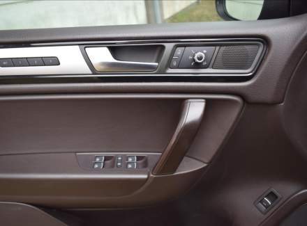 Volkswagen - Touareg