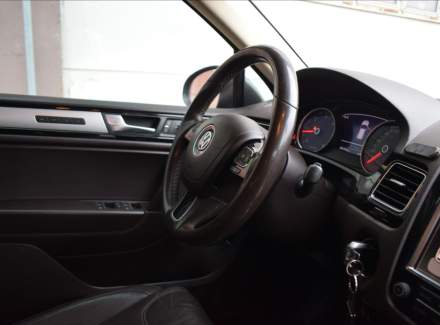 Volkswagen - Touareg