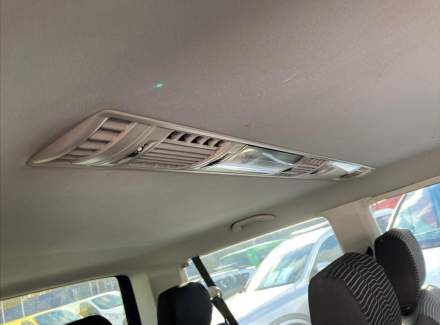 Volkswagen - Caravelle