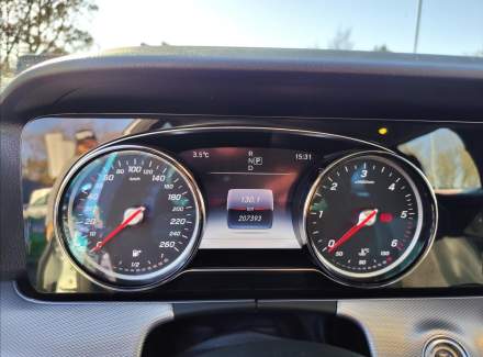 Mercedes-Benz - E-class