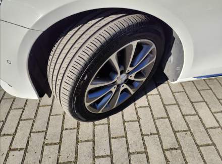 Mercedes-Benz - E-class