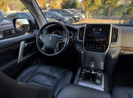 Toyota - Land Cruiser