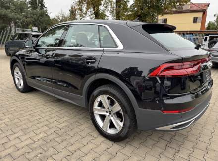 Audi - Q8