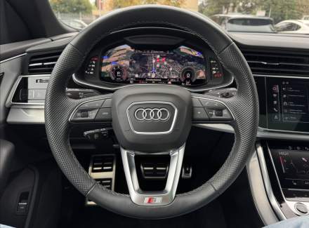 Audi - Q8