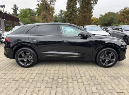 Audi - Q8