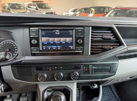 Volkswagen - Caravelle