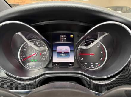 Mercedes-Benz - V-class