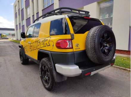 Toyota - FJ Cruiser
