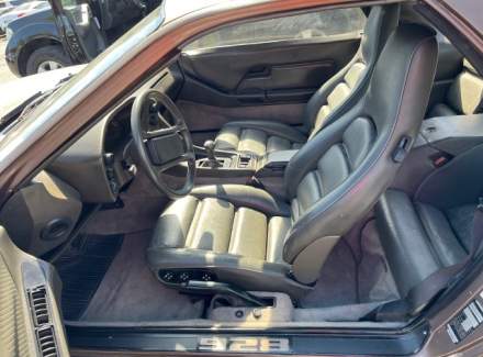 Porsche - 928
