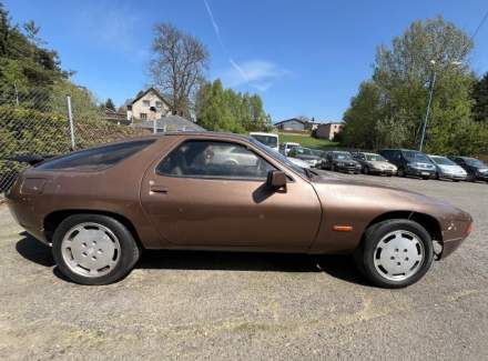 Porsche - 928