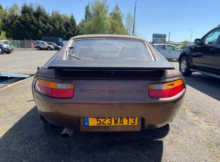 Porsche - 928