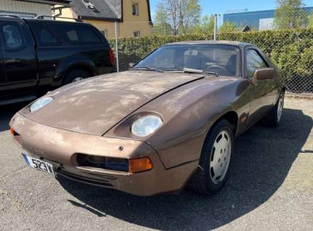 Porsche - 928
