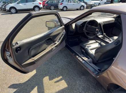 Porsche - 928