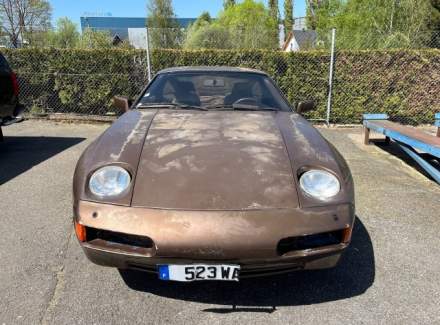 Porsche - 928