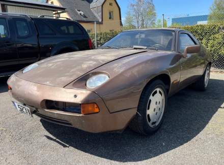 Porsche - 928