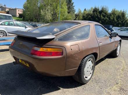 Porsche - 928