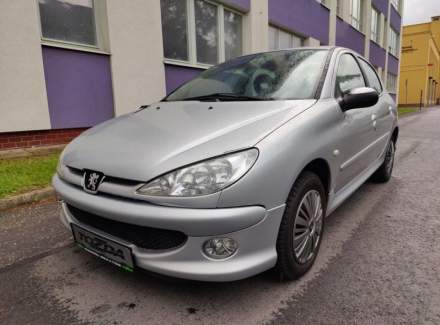 Peugeot - 206