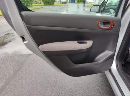 Peugeot - 307
