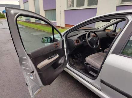 Peugeot - 307