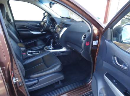 Nissan - Navara