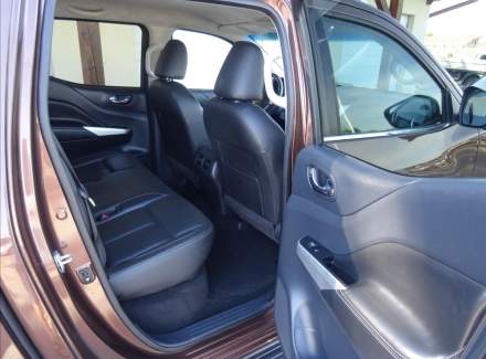 Nissan - Navara
