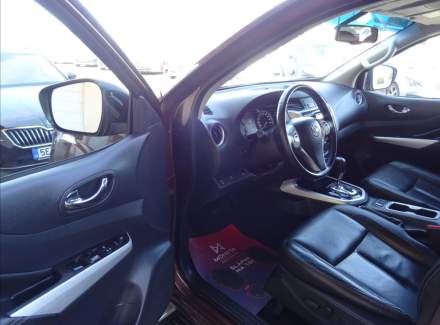 Nissan - Navara