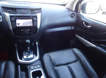 Nissan - Navara