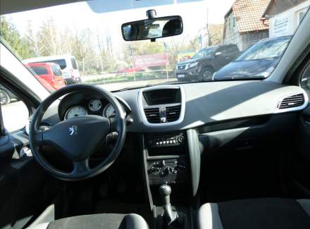 Peugeot - 207