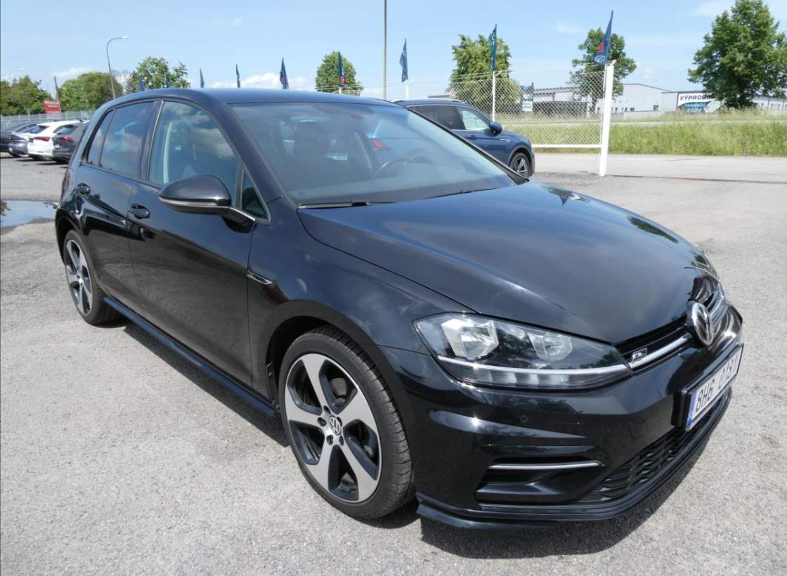 Volkswagen - Golf