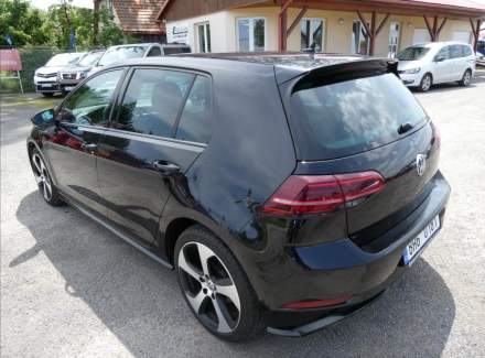 Volkswagen - Golf