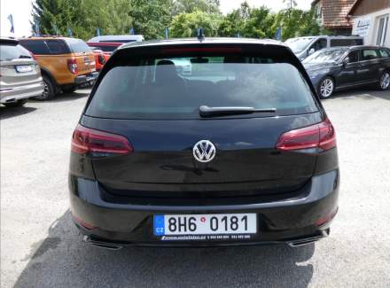 Volkswagen - Golf