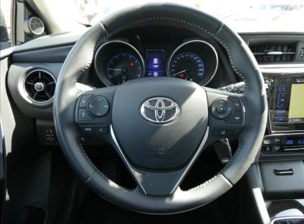 Toyota - Auris