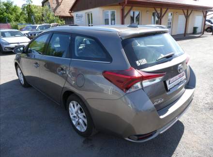 Toyota - Auris