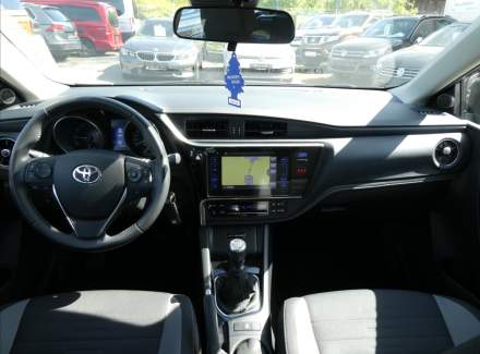 Toyota - Auris